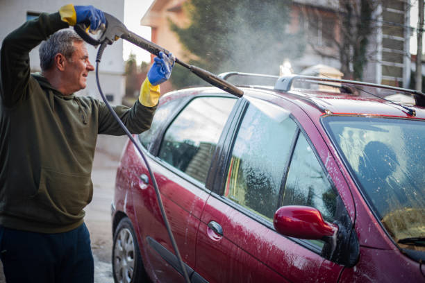 Best Garage Pressure Washing  in Larch Y, WA
